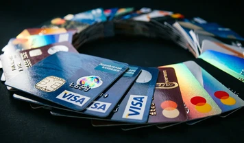 Кредитная карта при негативной кредитной истории: реальные варианты одобрения в 2026 году